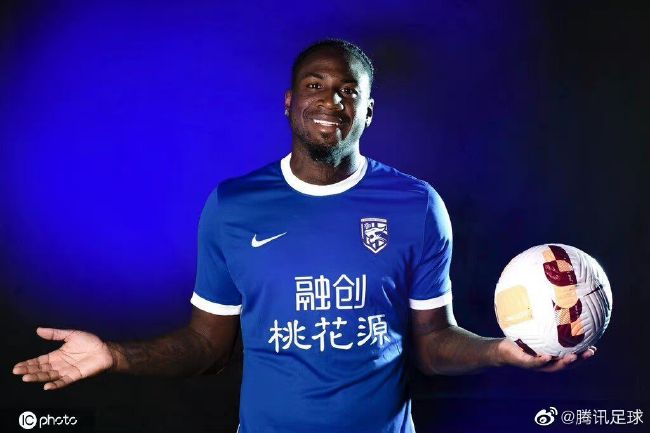 不同阵营、不同人物的同框，呈现出矛盾和冲突的同时，也展现出娱乐圈和媒体人关系的复杂性和关联性
